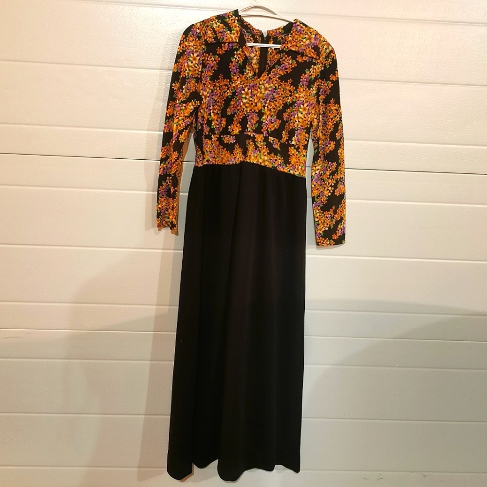 Vintage 70s Floral Polyester Maxi Dress 1970s Dagger Collar Long Sleeves Autumn